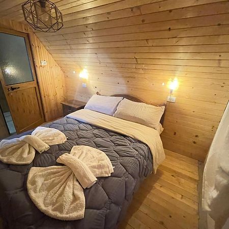 Villa Belinis Theth Eksteriør billede