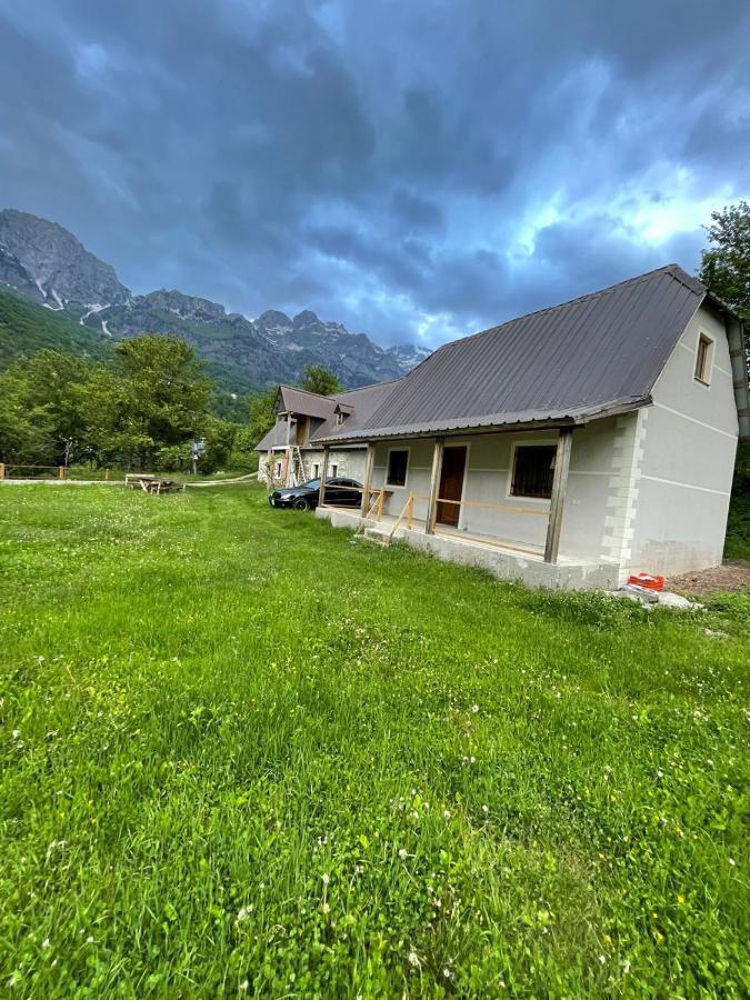 Villa Belinis Theth Eksteriør billede
