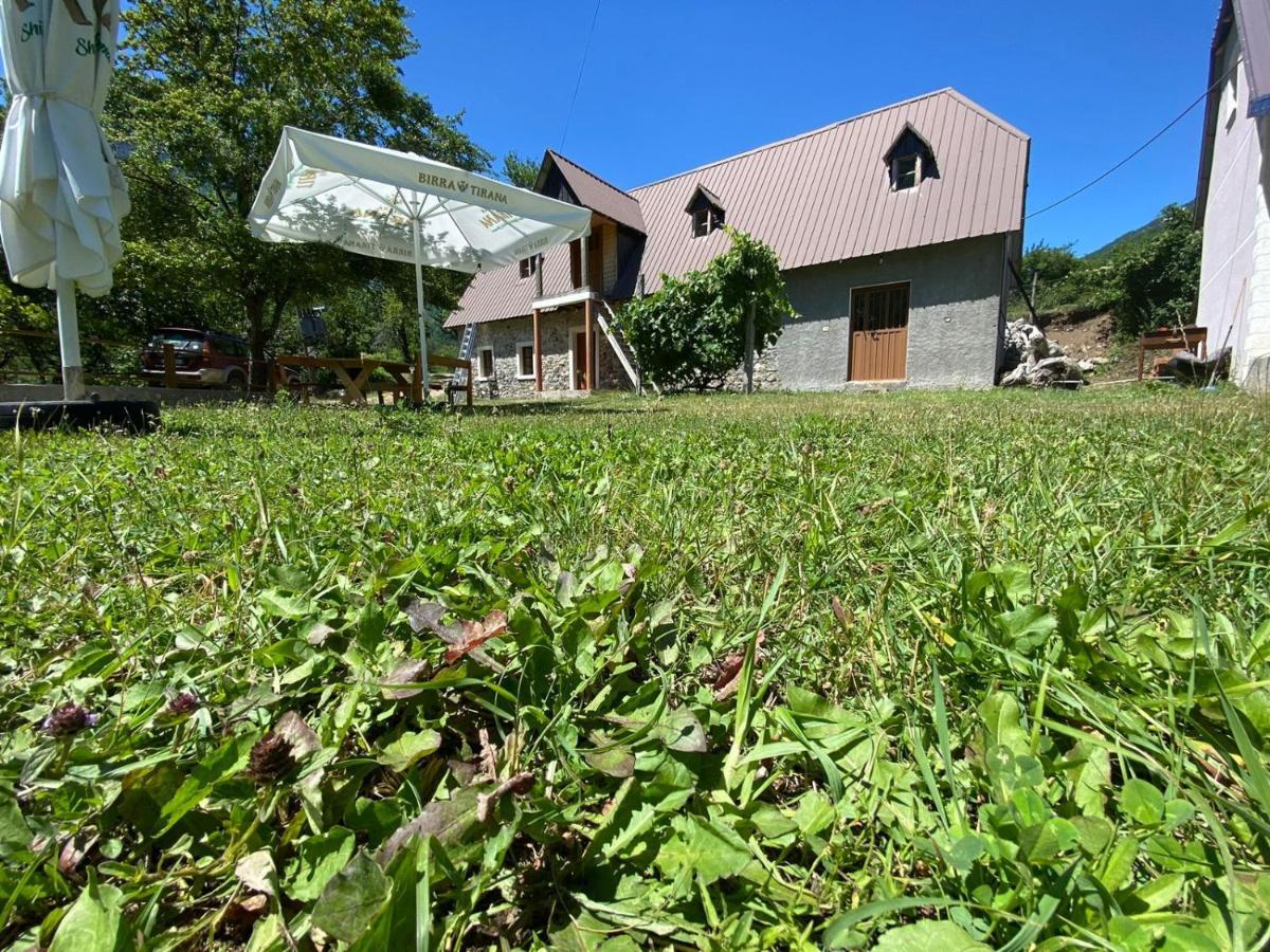 Villa Belinis Theth Eksteriør billede