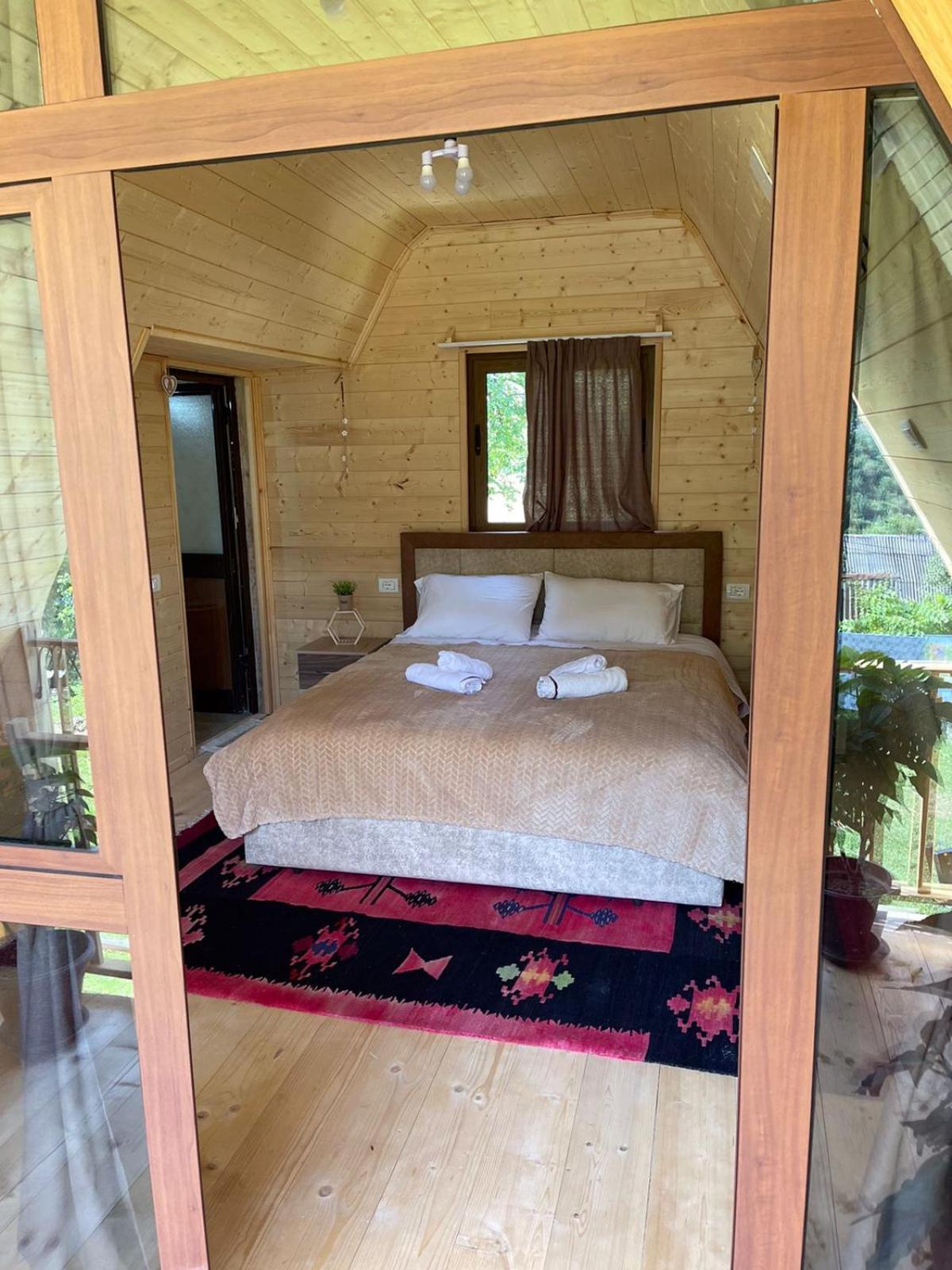Villa Belinis Theth Eksteriør billede